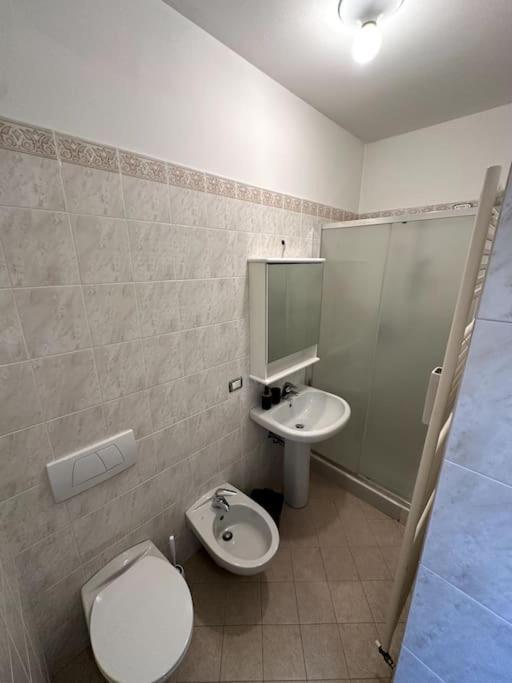 Comfy Apartment In Lecco 2 Exteriör bild